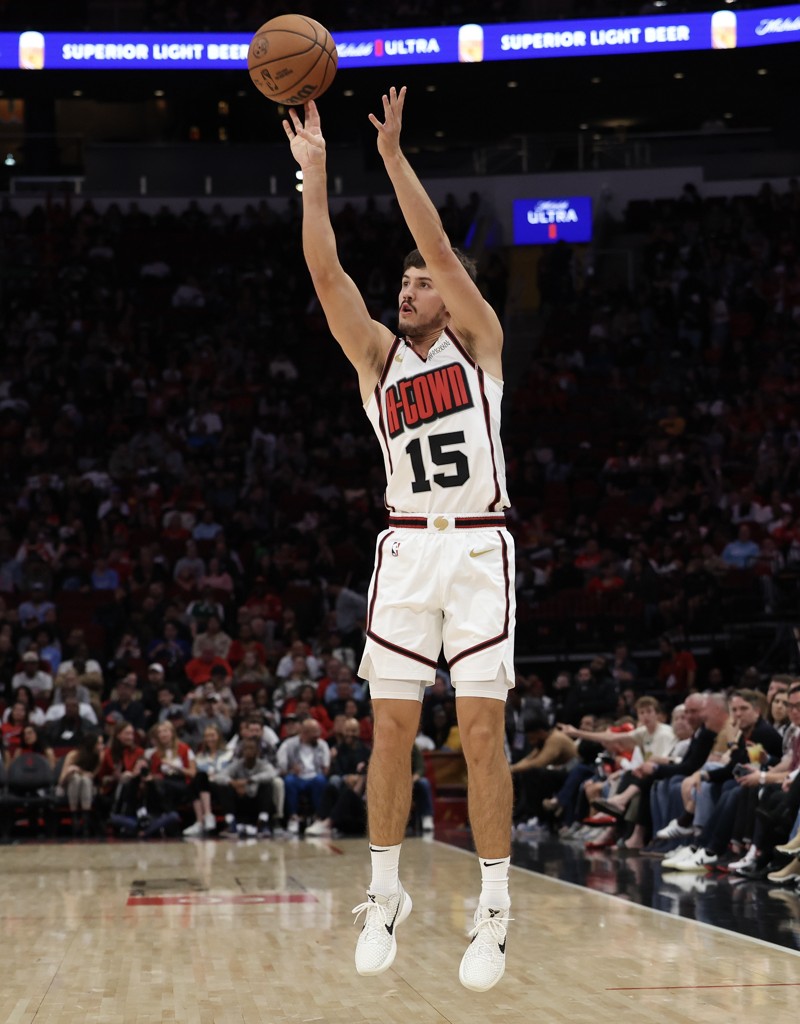 顶替范乔丹？谢泼德处子赛季3次首发 场均19.7分2断三分命中率52%