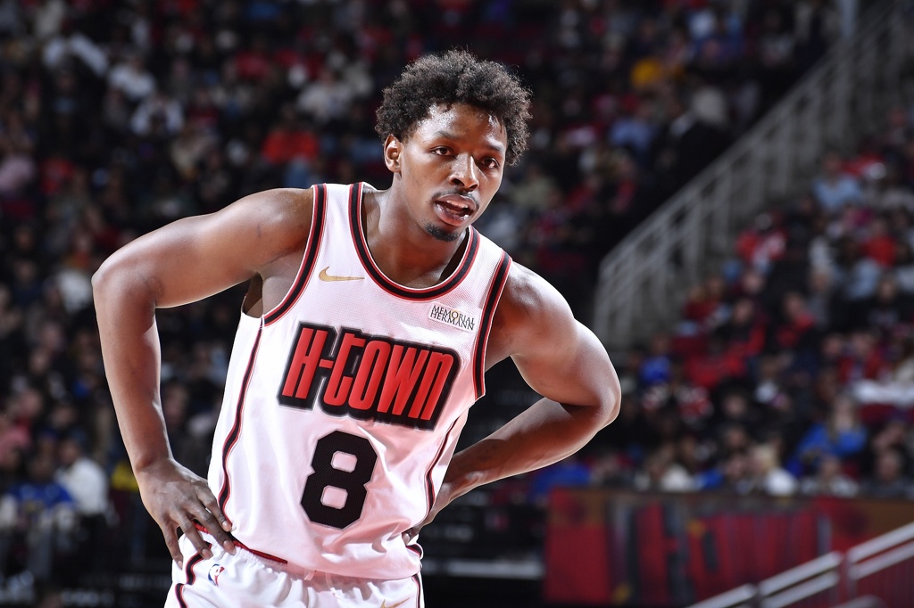 泰特：我过去两年感觉都是在靠一条半腿在打球 希望我能如期复出