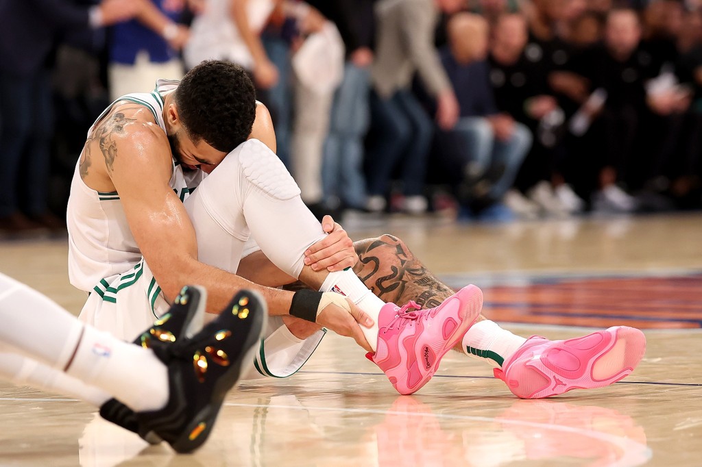 塔图姆：受伤后我崩溃到哭了两小时 担心自己被交易 担心生涯结束